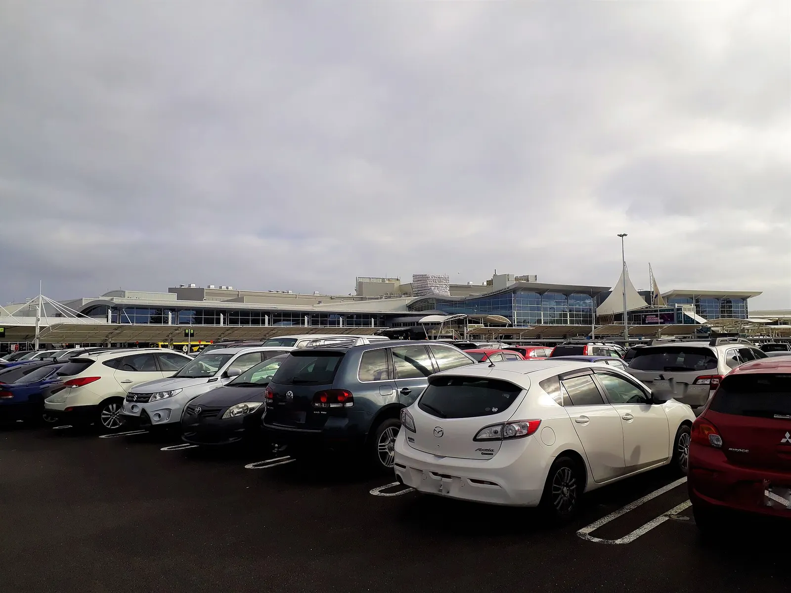 Auckland Airport international terminal and parking lot