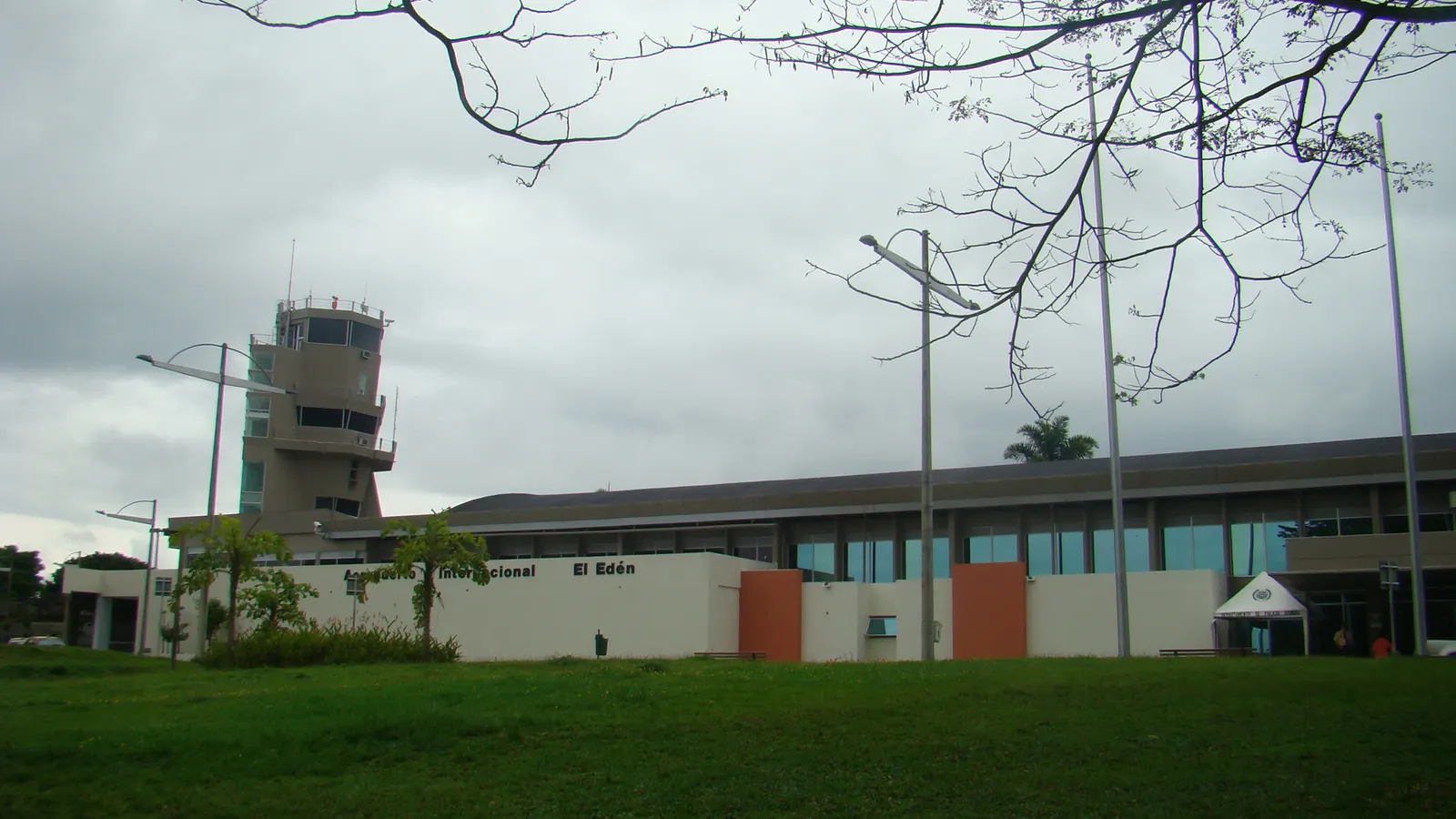 El Eden International Airport.