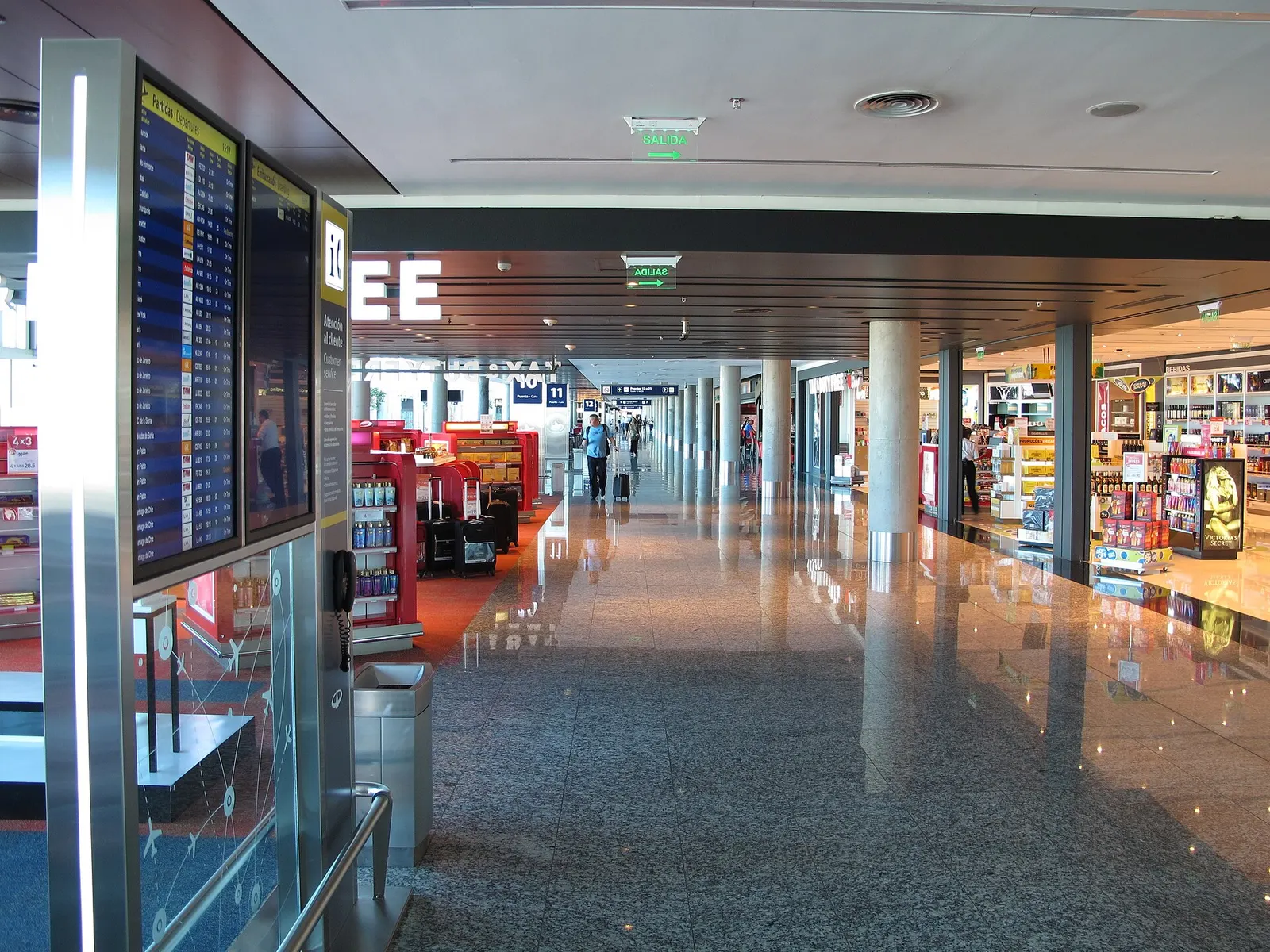 Buenos Aires-Ezeiza Ministro Pistarini International Airport (EZE/SAEZ) - departure gates