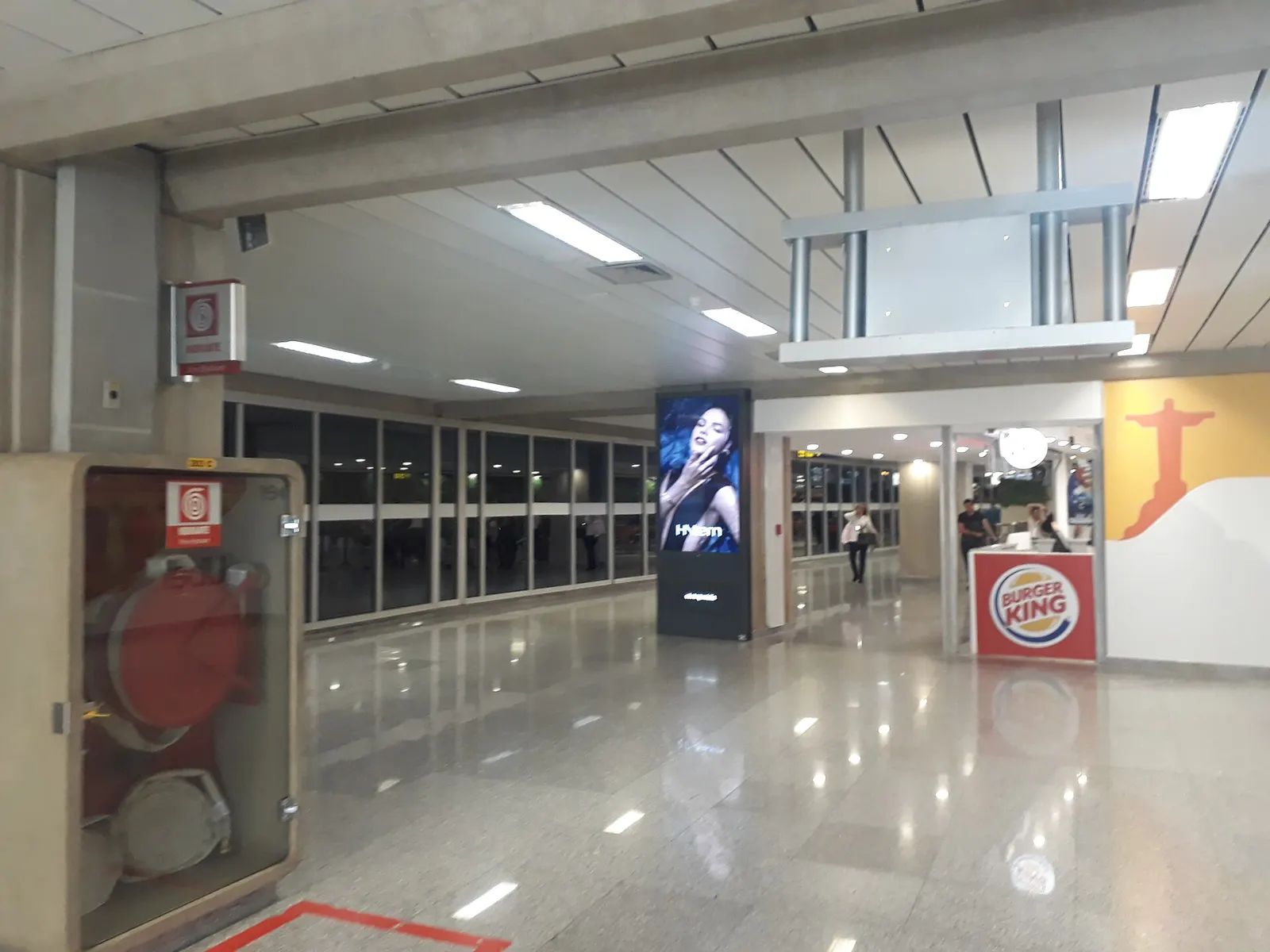 Rio de Janeiro/Galeao International Airport - GIG - Terminal 2 - Domestic arrival passageway