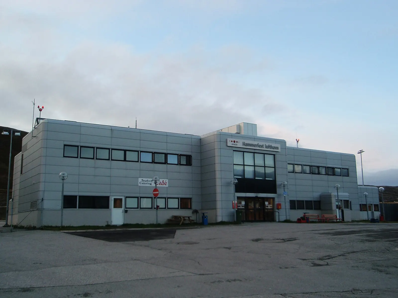 The terminal building at Hammerfest Airport .