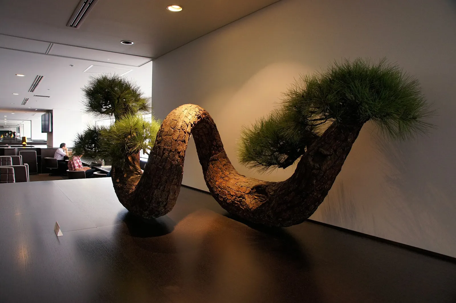 Interior view of the Diamond Premier Lounge in Haneda Airport's domestic terminal.