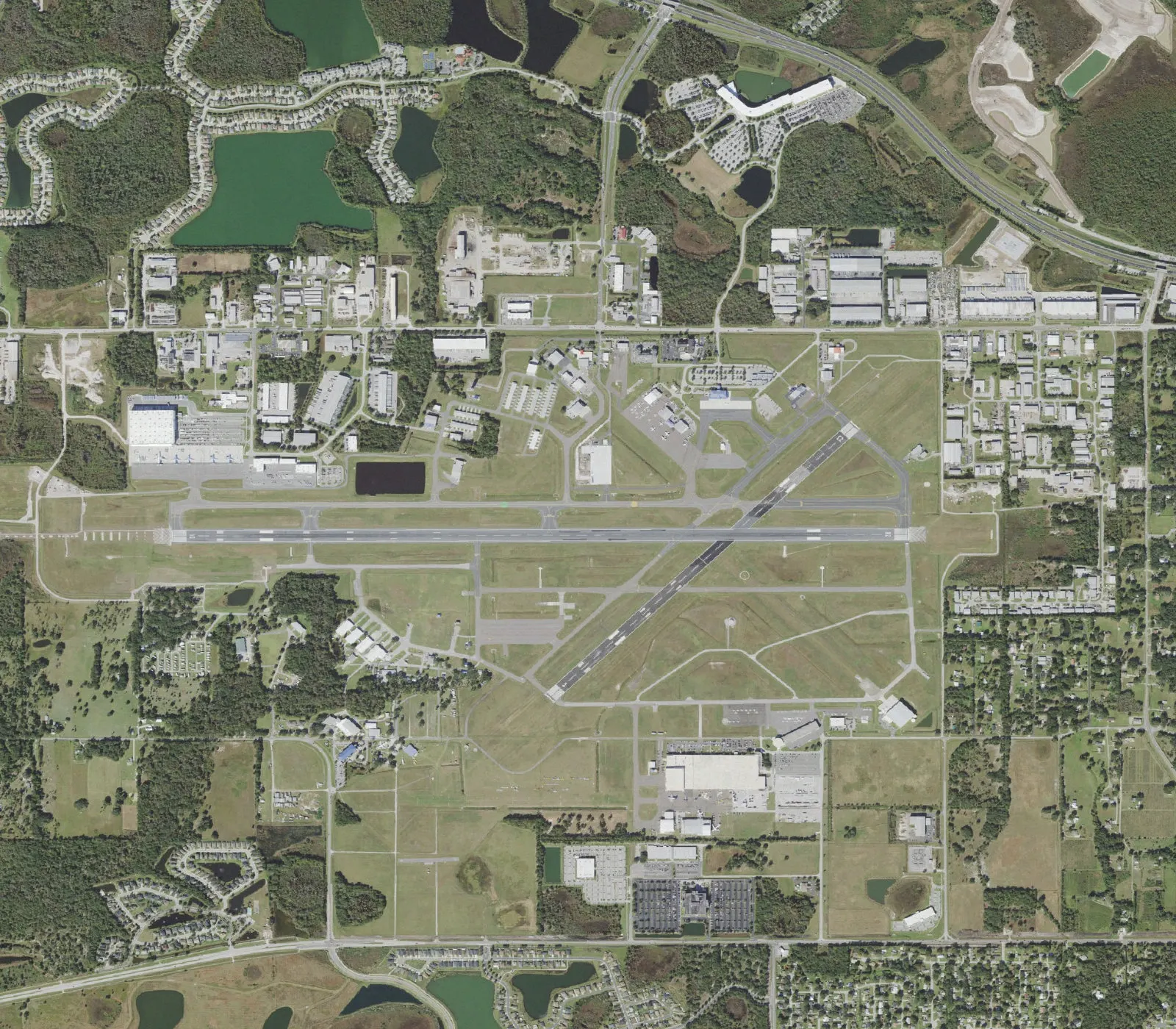 Aerial looking along Lakeland Linder’s 8,500-foot runway 10/28 with the terminal to the north.