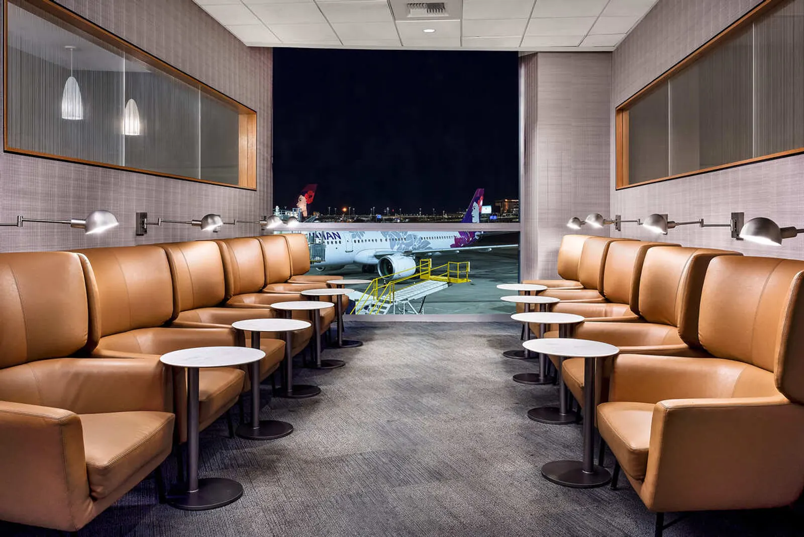 Quiet room seating in The Club at Las Vegas Harry Reid Terminal 1 (LAS).