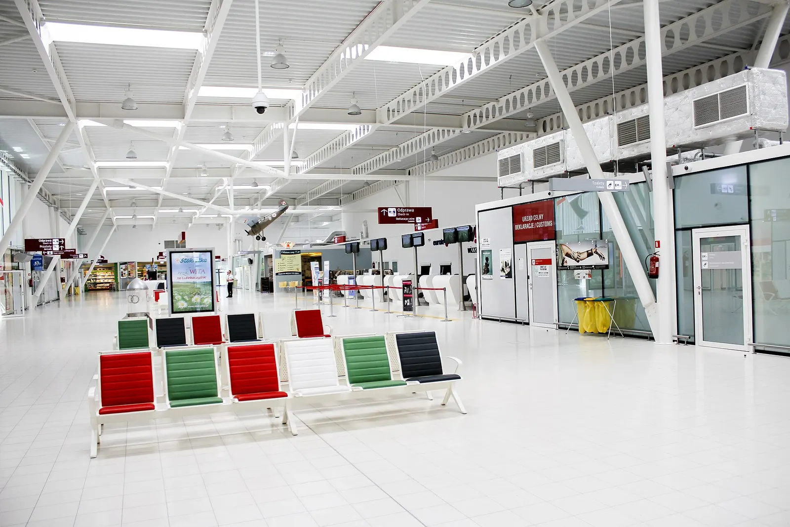 Inside LUZ Terminal