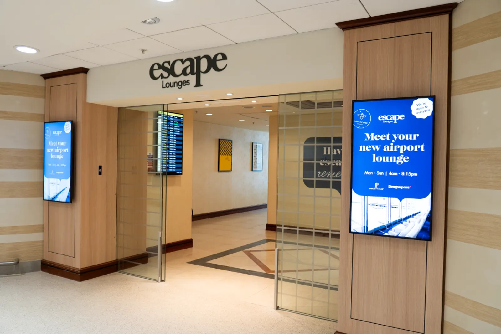 Entrance area of the Escape Lounge at Manchester Airport Terminal 3 (MAN).