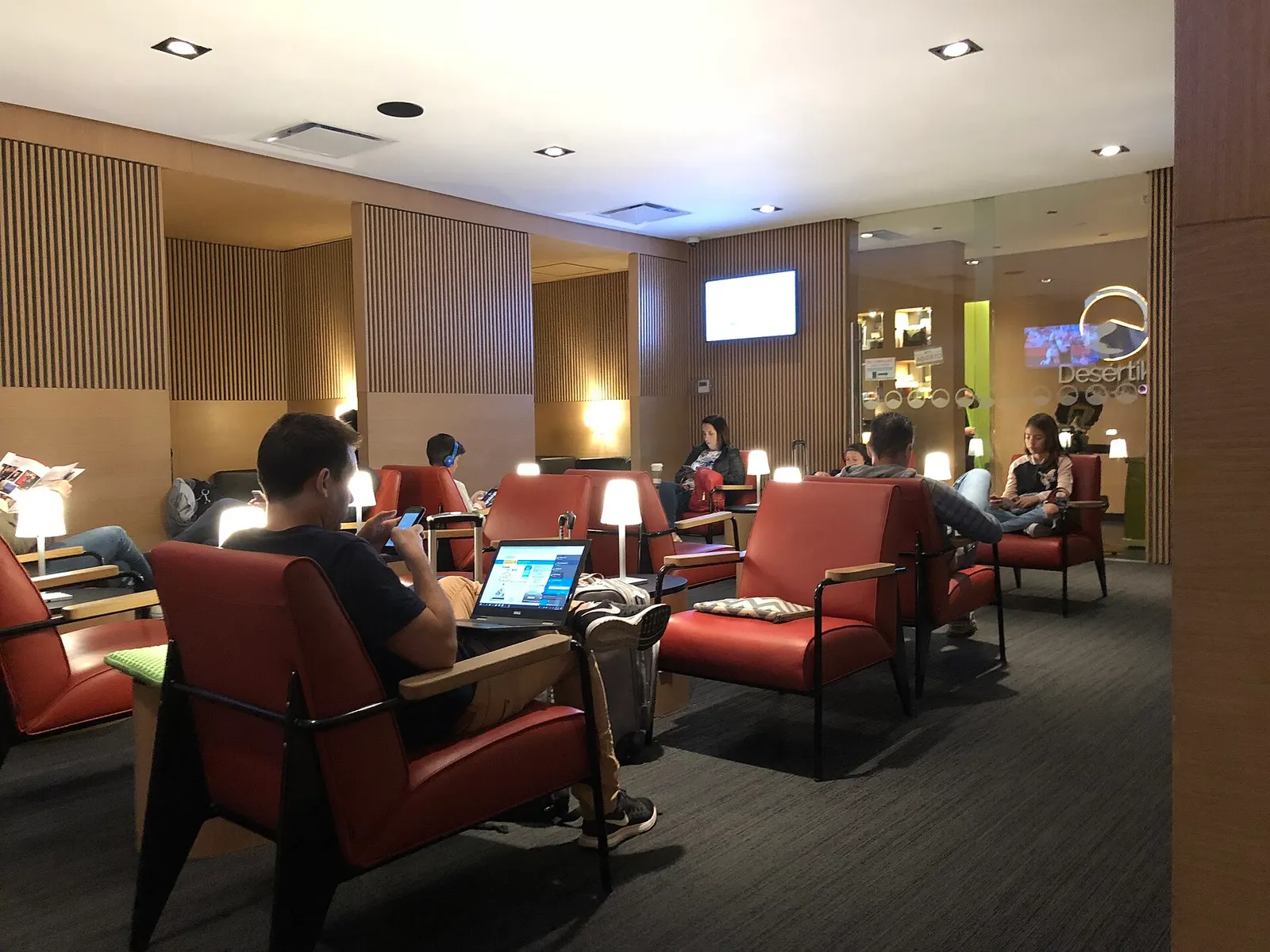 Interior view of Aeroméxico’s Salón Premier Internacional in Terminal 2.