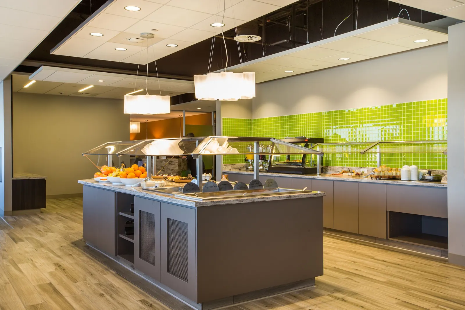 Buffet area in the Escape Lounge at Minneapolis-Saint Paul International Airport (MSP).