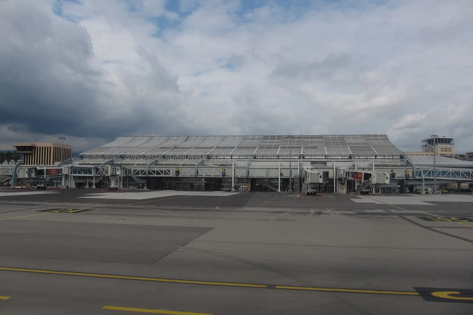 A view of Nice-Côte-d'Azur Airport in October 2021. A completely still Terminal 1, still awaiting reopening.