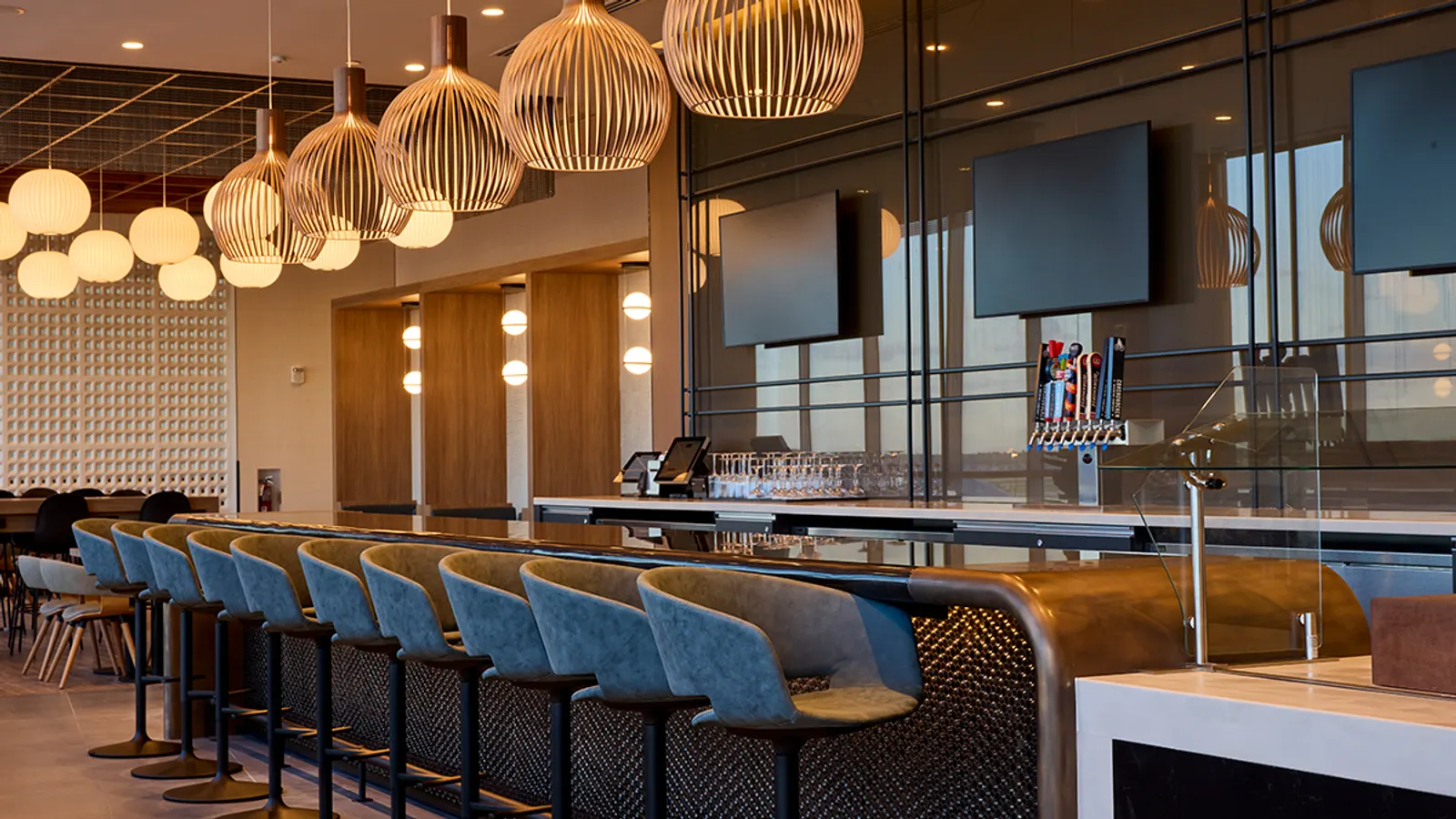 Bar area in the American Airlines Flagship Lounge at Philadelphia A-West (PHL).