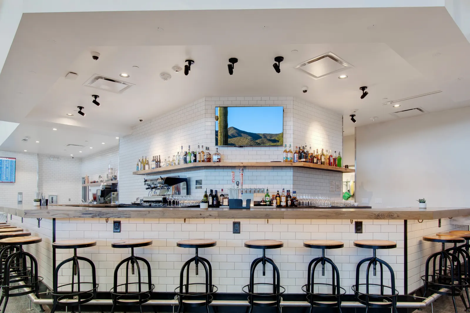Bar area in the Escape Lounge at Phoenix Sky Harbor Terminal 3 (PHX).