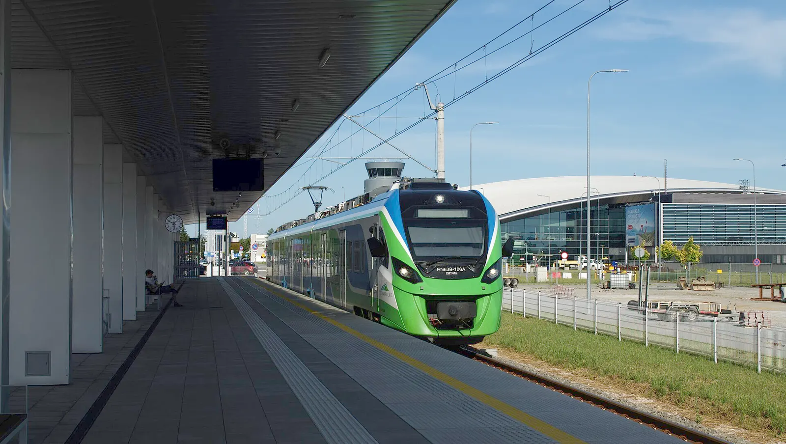 The rail link to Rzeszów-Jasionka Airport opened up in late 2023. Electrified with two platforms though has started off with a somewhat infrequent service no doubt because of a limited flights to and from the airport. Polregio EN63A-106 waits departure of PR39238, 18:19 Jasionka Lotnisko to Rzeszów