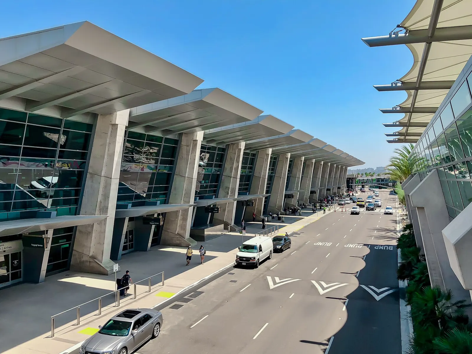 San Diego International Airport ( IATA : SAN, ICAO : KSAN) Terminal 2 in San Diego , California . View of the arrival level from the departure level looking northeast.