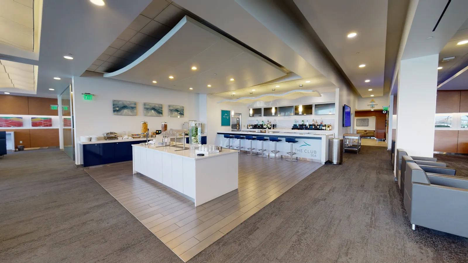 Buffet and refreshment area in The Club at SEA South Satellite.