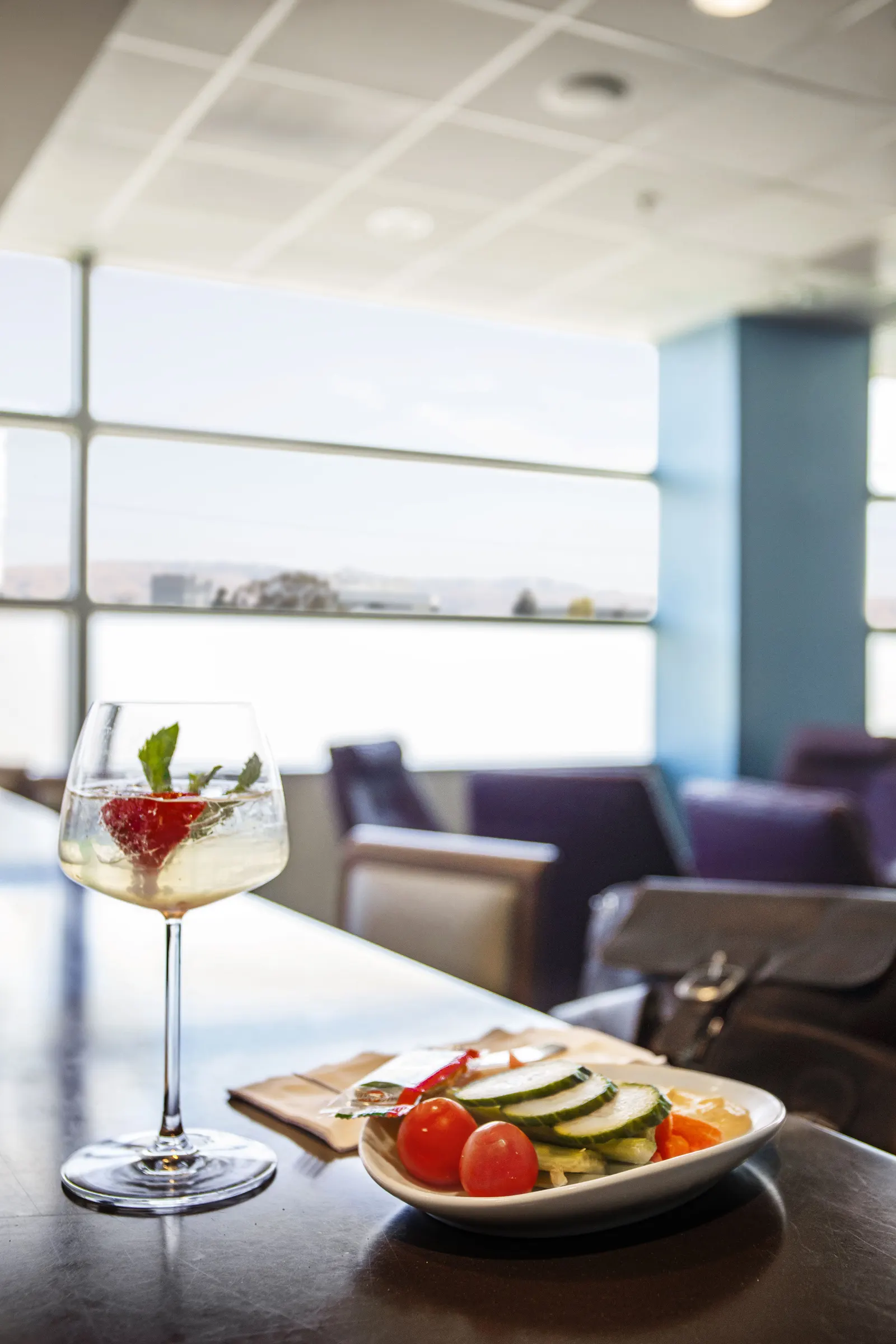 Food buffet in The Club SJC at Terminal A15, San José (SJC).