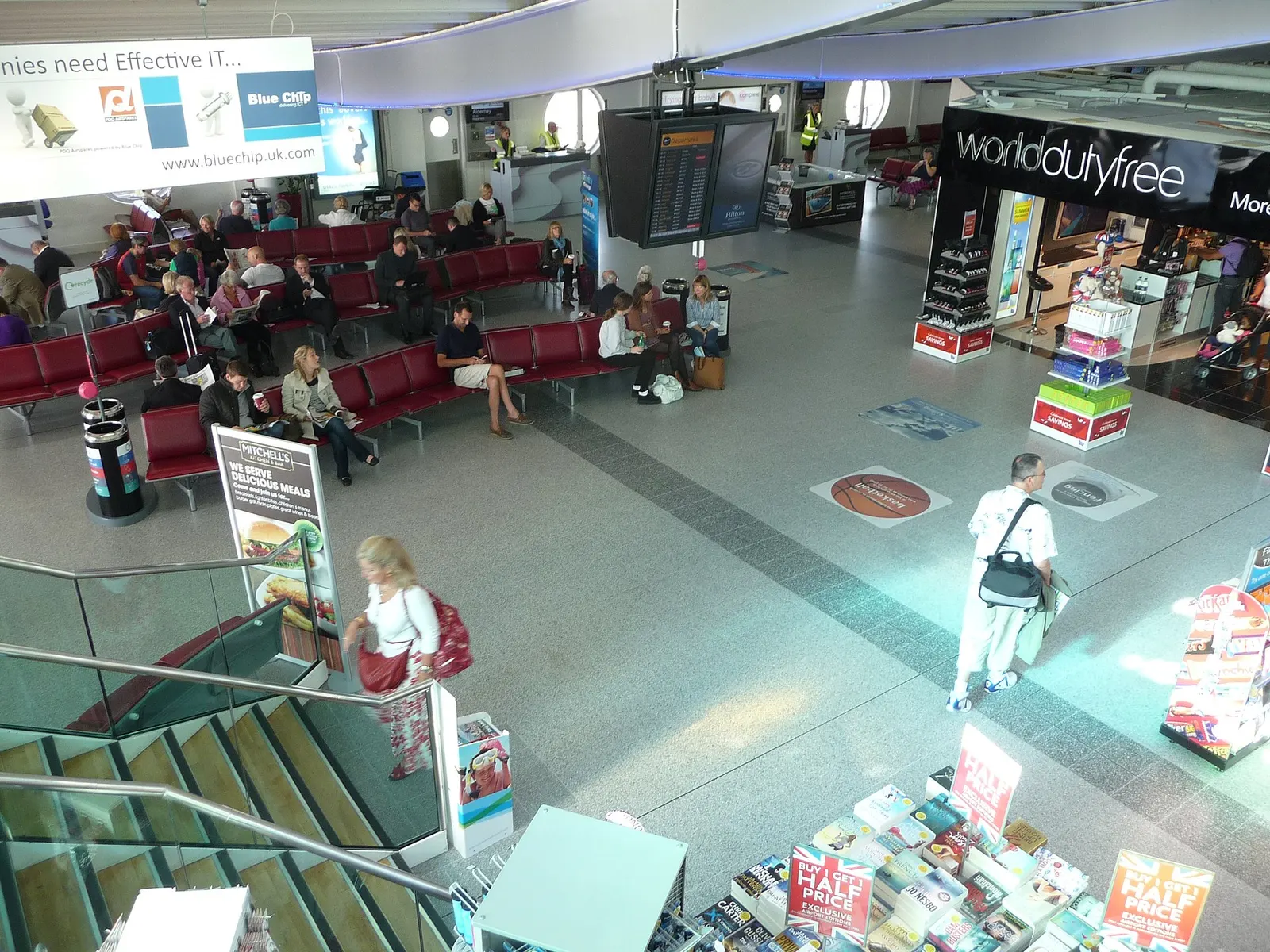 Southampton Airport : Departures Lounge