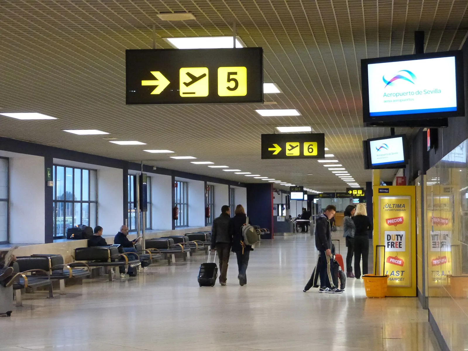 Seville airport departures