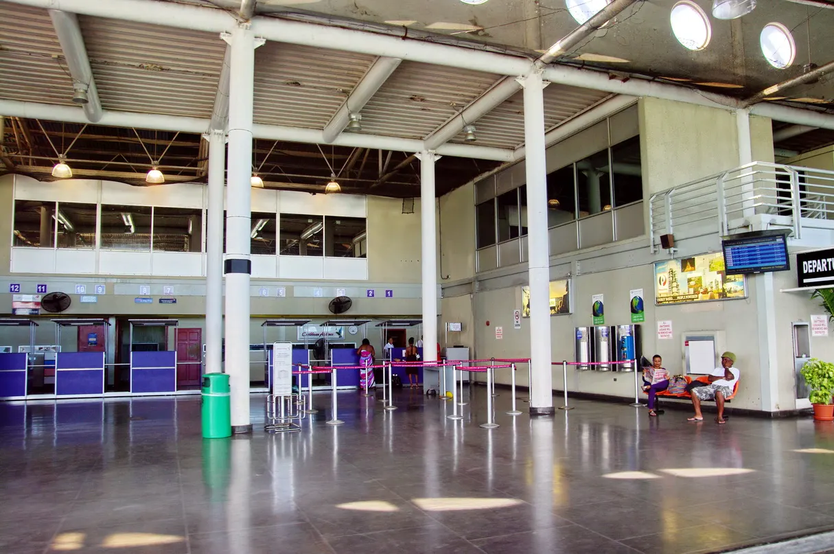 Zugang Abflughalle Crownpoint Airport Tobago at A.N.R. Robinson International Airport (TAB).