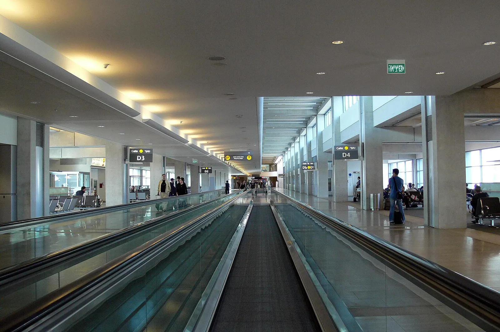 Ben Gurion International Airport terminal 3 conveyor to boarding area - Gate D