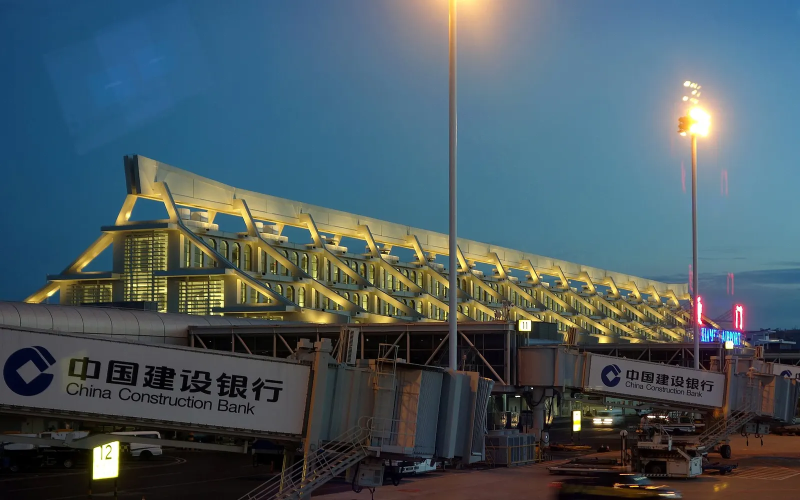 Xiamen Gaoqi Terminal 3 exterior at dusk